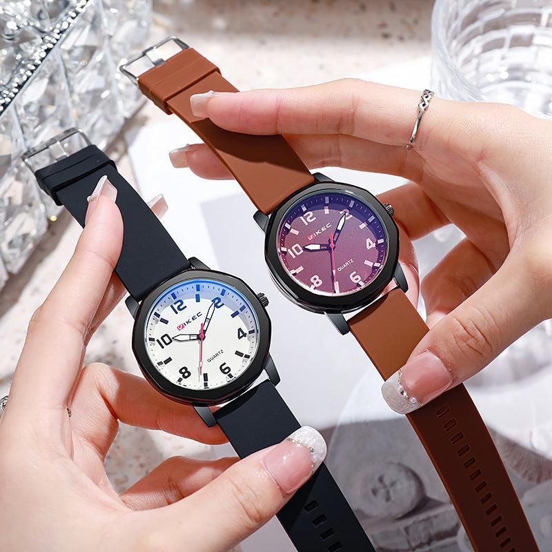 Fashionable and Trending Watches for Both Men and Women
