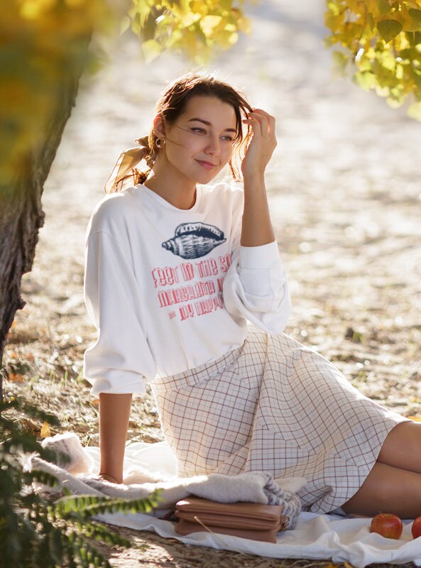 Beach or Ocean T-Shirt "Feet in the Sand Margarita in Hand = My Happy Place"
