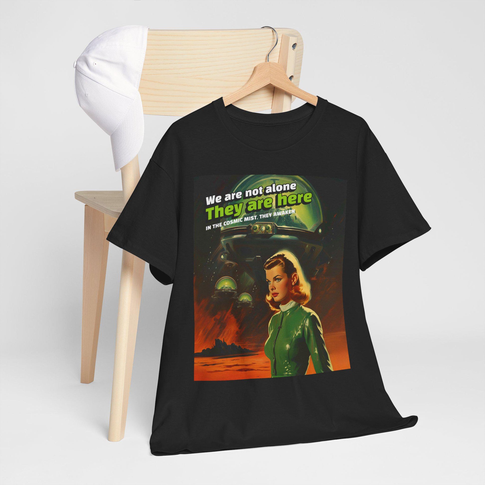 Men's alien T-Shirt Si-Fi Alien Encounter Graphic Tee Vintage Sci-Fi Shirt Unique Gift for Nerds Halloween Costume Retro Style t-shirt